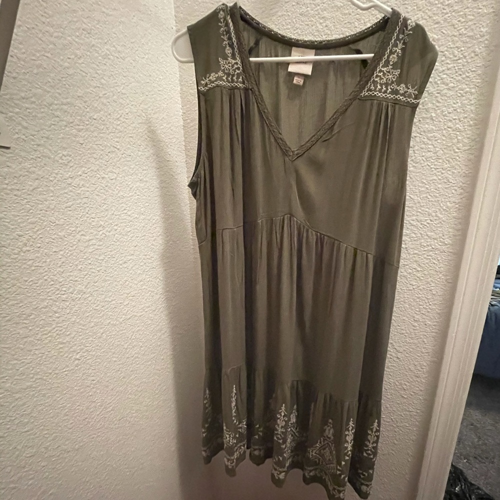 Knox Rose (Target) Olive Embroidered Dress. L.
